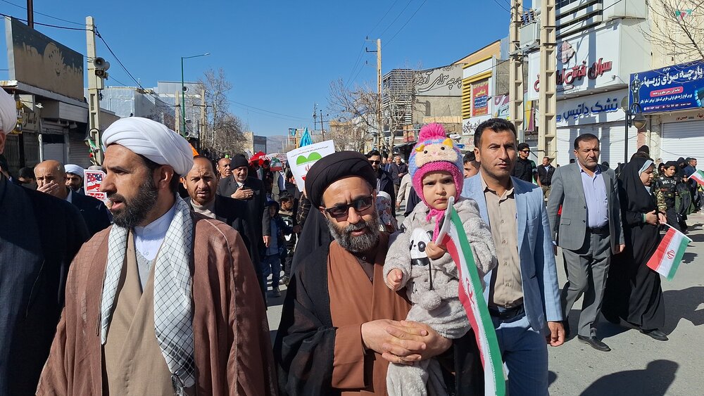 حضور باشکوه مردم یاسوج در راهپیمایی ۲۲ بهمن؛ تجلی وفاداری به انقلاب و رهبری