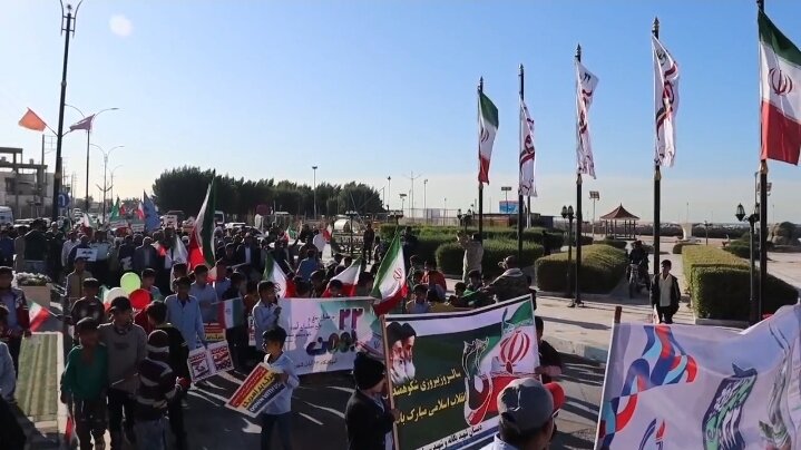 فیلم| شکوه حضور مردم سیراف در جشن انقلاب