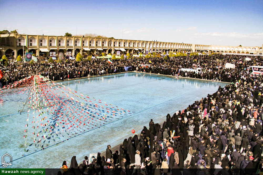 نصف جهان پای کار جشن انقلاب، با حضور تا ظهور