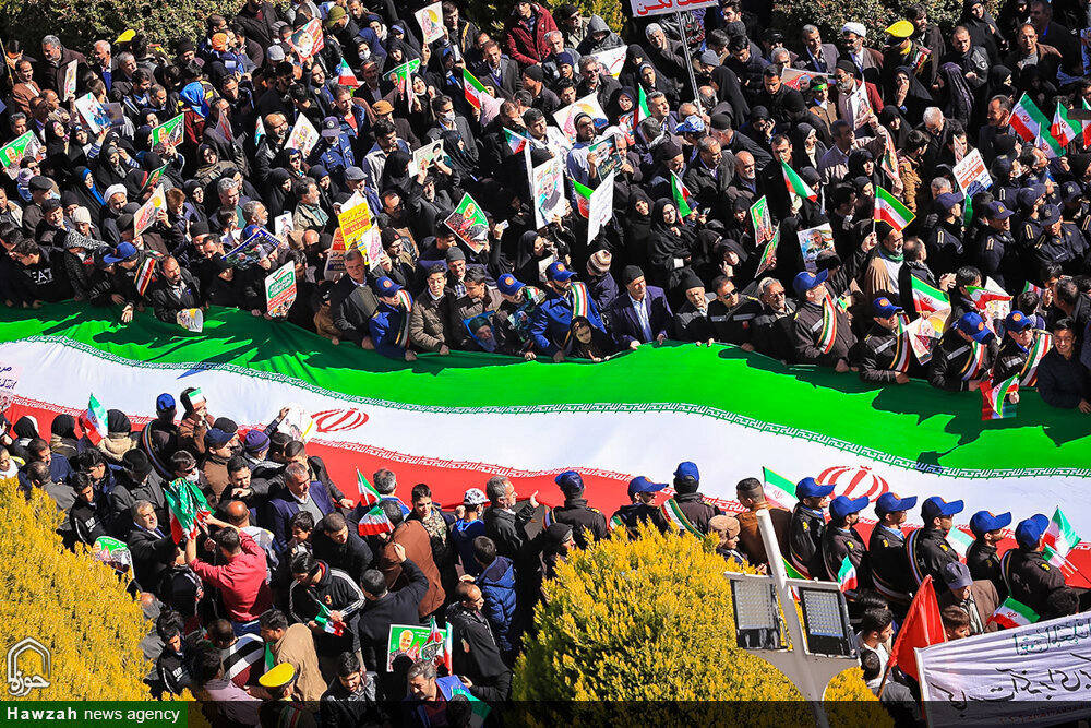 نصف جهان پای کار جشن انقلاب، با حضور تا ظهور