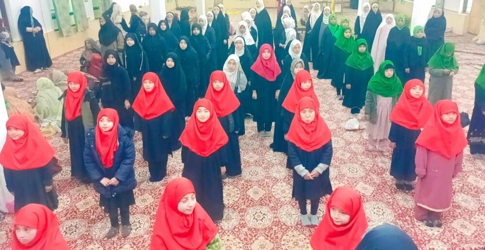 कारगिल में दारुल कुरान ज़ैनबिया के तहत इस्लामी क्रांति का भव्य जश्न