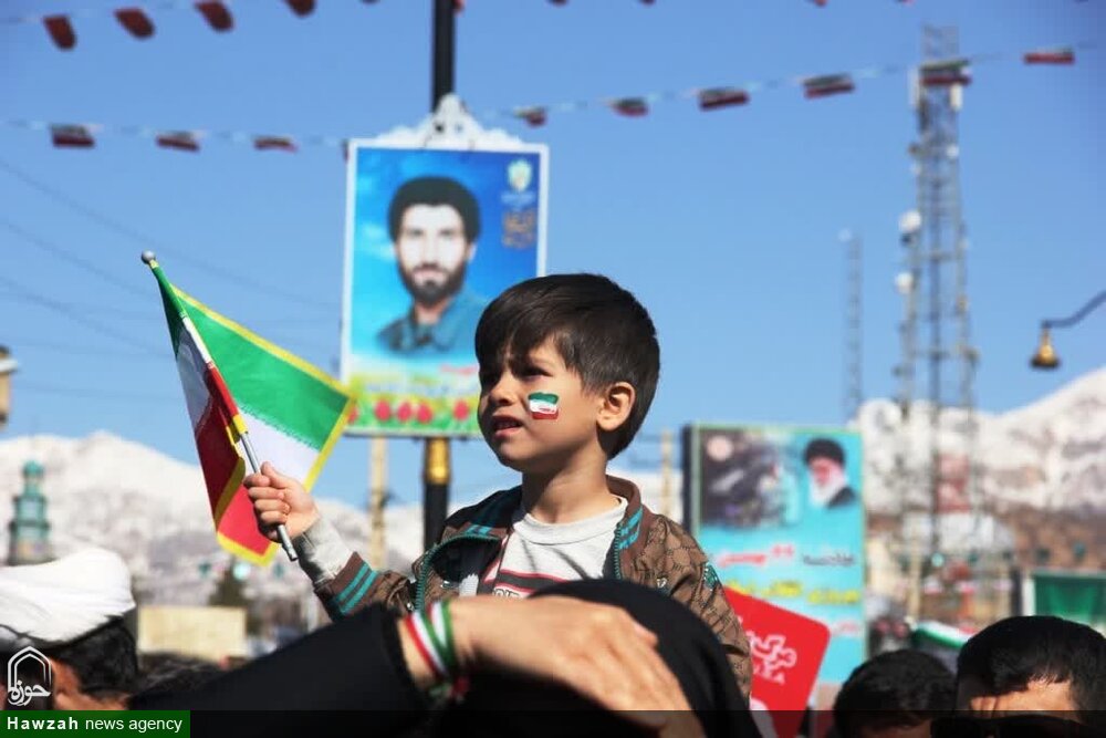 فیلم| حضور پرشور مردم یاسوج در راهپیمایی 22 بهمن با حضور سردار صفوی: بی‌نظیری که به یاد ماندنی شد