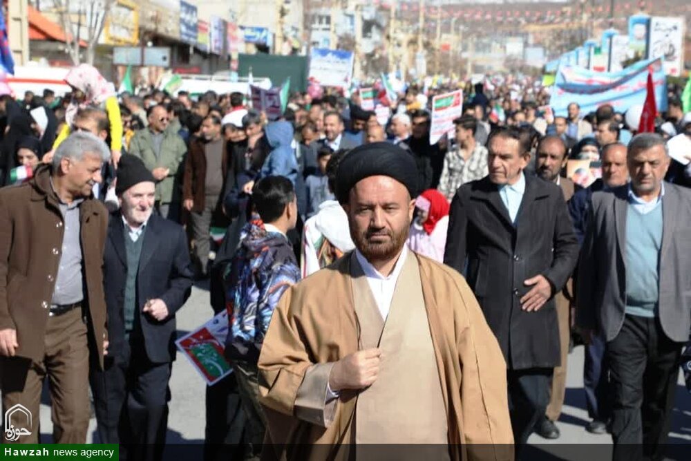 فیلم| حضور پرشور مردم یاسوج در راهپیمایی 22 بهمن با حضور سردار صفوی: بی‌نظیری که به یاد ماندنی شد