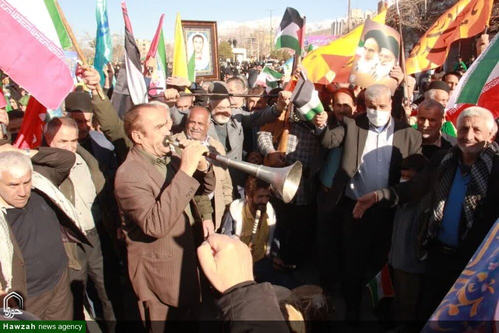 فیلم| حضور پرشور مردم یاسوج در راهپیمایی 22 بهمن با حضور سردار صفوی: بی‌نظیری که به یاد ماندنی شد