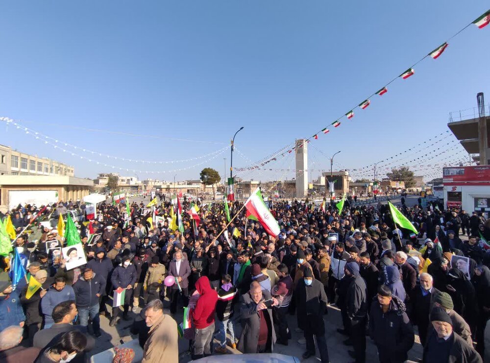 از خیابانهای تهران تا صحن حضرت معصومه (س)؛ روایتی از جشن ۲۲ بهمن