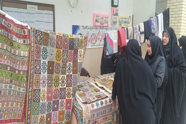 نمایشگاه دستاوردهای انقلاب در پارسآباد برگزار شد