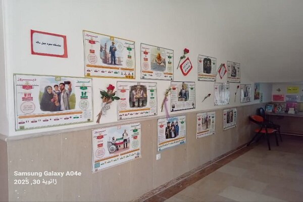 نمایشگاه دستاوردهای انقلاب در پارسآباد برگزار شد