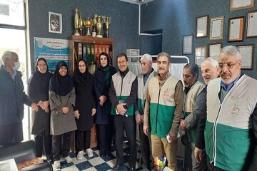 تکریم کارکنان مرکز نگهداری سالمندان، توسط خادمیاران رضوی استان کرمانشاه