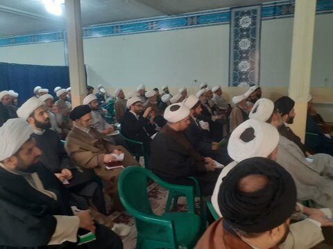 تصاویر برگزاری دوره پژوهش وفناوری ویژه اساتید مدارس علمیه لرستان