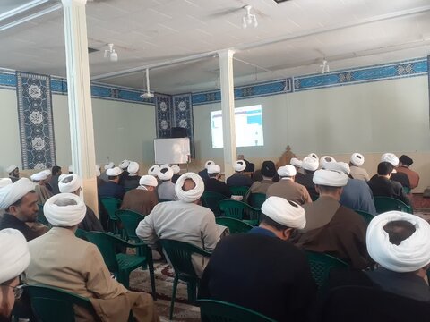 تصاویر برگزاری دوره پژوهش وفناوری ویژه اساتید مدارس علمیه لرستان