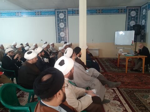 تصاویر برگزاری دوره پژوهش وفناوری ویژه اساتید مدارس علمیه لرستان