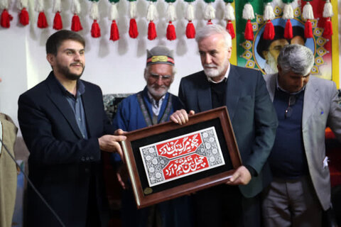 تصاویر| آیین تجلیل از شهردار شیراز و توزیع 400 بسته معیشتی موکب قشقایی ها