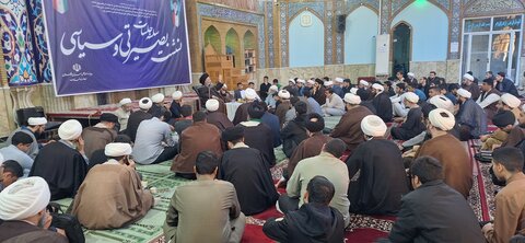 نشست صمیمی طلاب و روحانیون حوزه علمیه اهواز با آیت الله موسوی جزایری