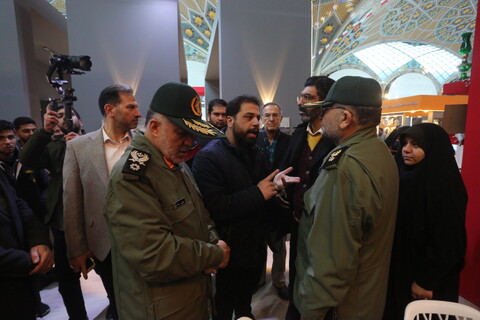 تصاویر / بازدید رئیس سازمان بسیج مستضعفین از نمایشگاه زاینده‌نور