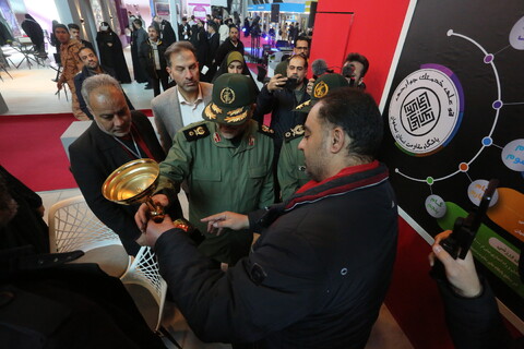 تصاویر / بازدید رئیس سازمان بسیج مستضعفین از نمایشگاه زاینده‌نور