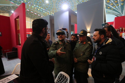 تصاویر / بازدید رئیس سازمان بسیج مستضعفین از نمایشگاه زاینده‌نور