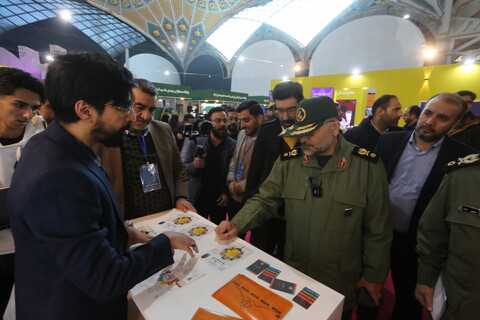 تصاویر / بازدید رئیس سازمان بسیج مستضعفین از نمایشگاه زاینده‌نور