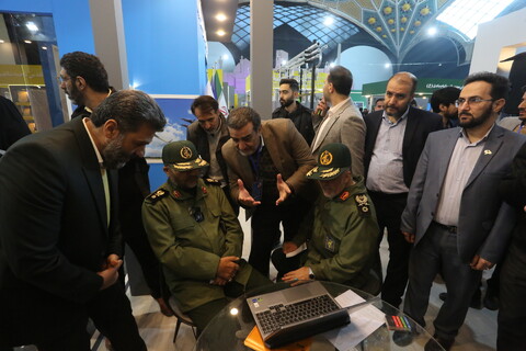 تصاویر / بازدید رئیس سازمان بسیج مستضعفین از نمایشگاه زاینده‌نور