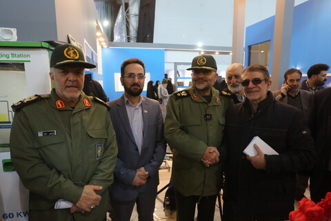 تصاویر / بازدید رئیس سازمان بسیج مستضعفین از نمایشگاه زاینده‌نور