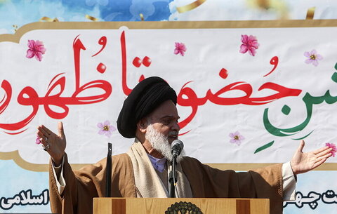 آج دنیا میں خمینی دوم کی آواز گونج رہی ہے/ استکبار کے سامنے سر تسلیم خم کرنے والے رسوا ہو رہے ہیں