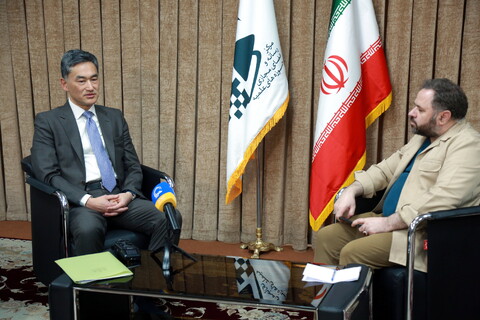 حوزہ علمیہ قم جدید دنیا سے روابط کا خواہاں ہے / ایران ایک پرامن، محفوظ اور گہری و قدیم ثقافت رکھنے والا ملک ہے