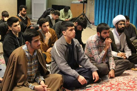 تصاویر/ نشست علمی با موضوع «انقلاب اسلامی و مسئله ظهور» در مدرسه علمیه امام صادق (ع) قروه
