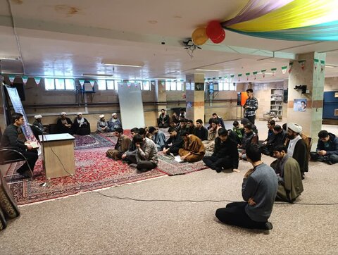 تصاویر/ نشست علمی با موضوع «انقلاب اسلامی و مسئله ظهور» در مدرسه علمیه امام صادق (ع) قروه