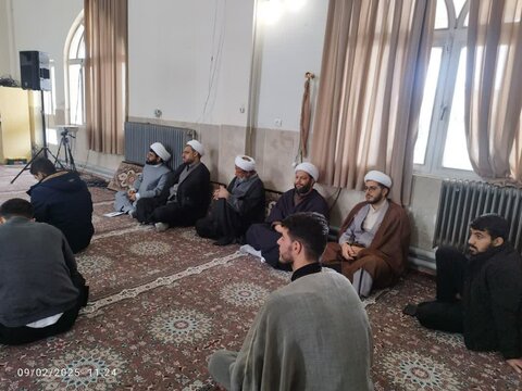 تصاویر/ برنامه های متنوع سیاسی، فرهنگی و مذهبی در مدرسه علمیه امام باقر (ع) کامیاران