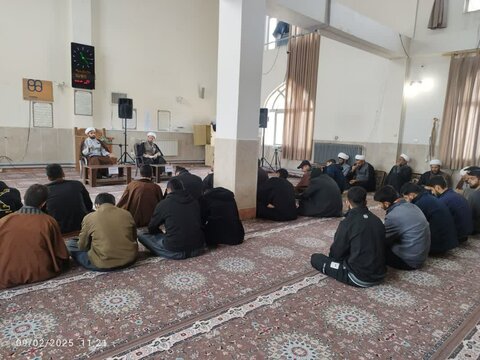 تصاویر/ برنامه های متنوع سیاسی، فرهنگی و مذهبی در مدرسه علمیه امام باقر (ع) کامیاران