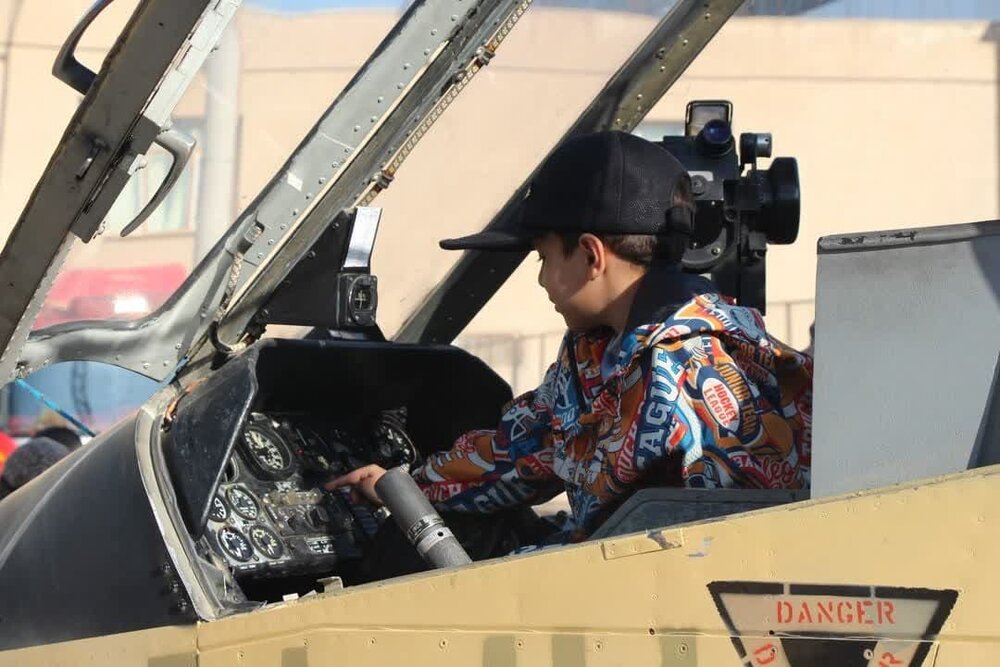 نمایشگاه اقتدار مرکز آموزش هوانیروز شهید وطن پور نزاجا افتتاح شد + عکس