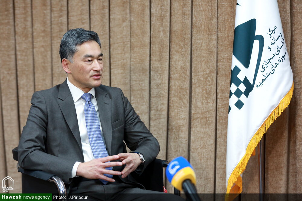 حوزه علمیه قم به دنبال ارتباط با دنیای مدرن است/ ایران در عرصه بین الملل موفق خواهد شد