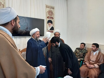 فیلم| آیین عمامه‌گذاری طلاب مدرسه علمیه المهدی (عج) آران و بیدگل