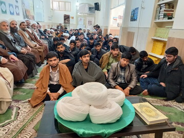 تصاویر/ آئین عمامه‌گذاری طلاب مدرسه علمیه المهدی (عج) آران و بیدگل