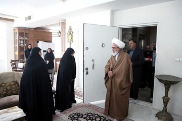 تقدیر امام جمعه کرمانشاه از خانواده سرلشگر خلبان، شهید یحیی شمشادیان + عکس