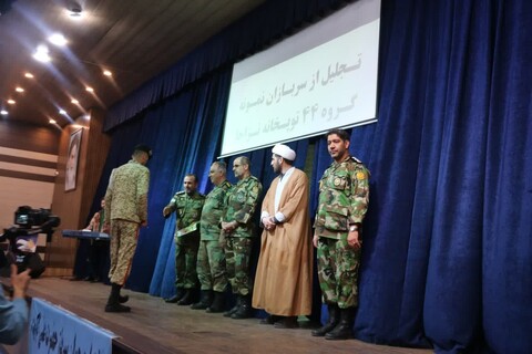 تصاویر/ جشنواره حضرت علی اکبر(ع) جوان سرباز در گروه 44 توپخانه نزاجا