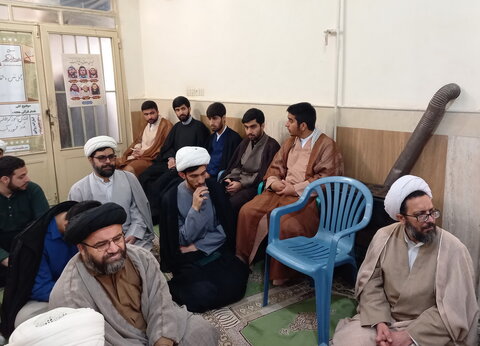 تصاویر/ آئین عمامه‌گذاری طلاب مدرسه علمیه المهدی (عج) آران و بیدگل