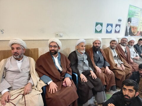 تصاویر/ آئین عمامه‌گذاری طلاب مدرسه علمیه المهدی (عج) آران و بیدگل