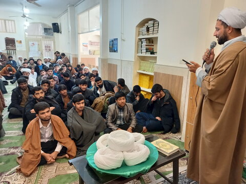 تصاویر/ آئین عمامه‌گذاری طلاب مدرسه علمیه المهدی (عج) آران و بیدگل