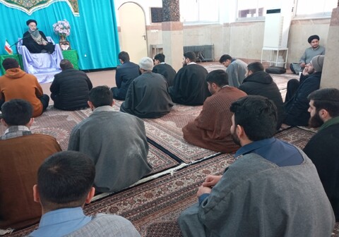 تصاویر/ جلسه اخلاق طلاب مدرسه علمیه امام خمینی رحمه الله ارومیه