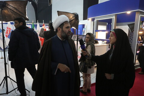 تصاویر / بازدید آیت الله مهدوی نماینده  خبرگان رهبری از نمایشگاه راینده نور‎