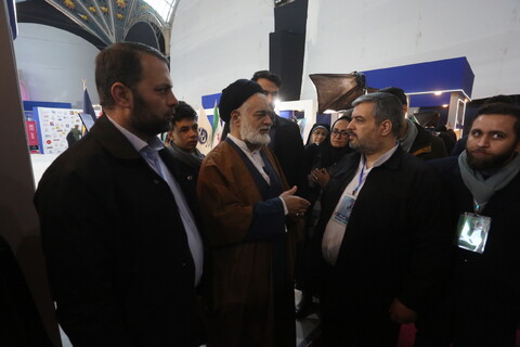 تصاویر / بازدید آیت الله مهدوی نماینده  خبرگان رهبری از نمایشگاه راینده نور‎