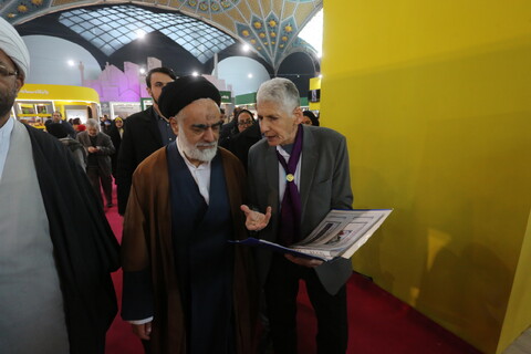 تصاویر / بازدید آیت الله مهدوی نماینده  خبرگان رهبری از نمایشگاه راینده نور‎