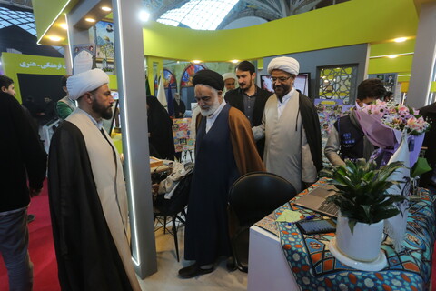 تصاویر / بازدید آیت الله مهدوی نماینده  خبرگان رهبری از نمایشگاه راینده نور‎