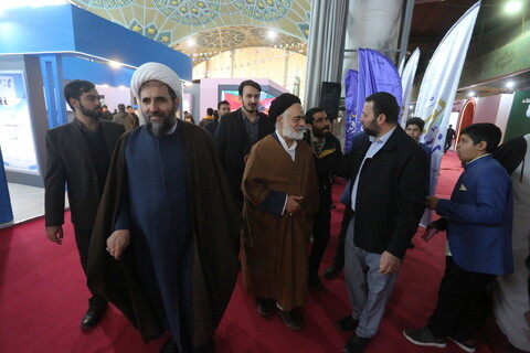 تصاویر / بازدید آیت الله مهدوی نماینده  خبرگان رهبری از نمایشگاه راینده نور‎