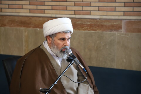 تصاویر/نشست صمیمی معاون تبلیغ حوزه های علمیه با مطلاب و اساتید مدرسه علمیه امیرالمومنین(ع)تبریز