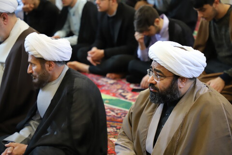 تصاویر/نشست صمیمی معاون تبلیغ حوزه های علمیه با مطلاب و اساتید مدرسه علمیه امیرالمومنین(ع)تبریز