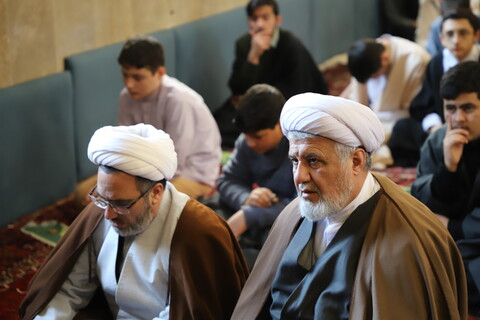 تصاویر/نشست صمیمی معاون تبلیغ حوزه های علمیه با مطلاب و اساتید مدرسه علمیه امیرالمومنین(ع)تبریز