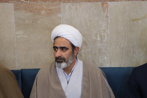 تصاویر/نشست صمیمی معاون تبلیغ حوزه های علمیه با مطلاب و اساتید مدرسه علمیه امیرالمومنین(ع)تبریز