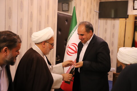 دیدار معاون تبلیغ و امور فرهنگی حوزه های علمیه کشور با مدیرکل آموزش و پرورش استان آذربایجان شرقی