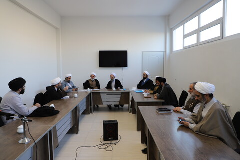 دیدار   مدیر منطقه ۲ حوزه قائم مقام در امور استان‌ها با کادر مدیریت حوزه علمیه استان
